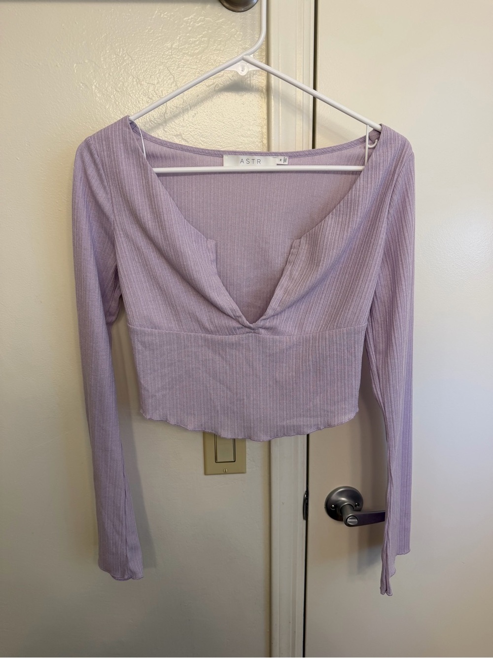 ASTR The Label Light Purple Ribbed Long Sleeve Crop Top Size Medium